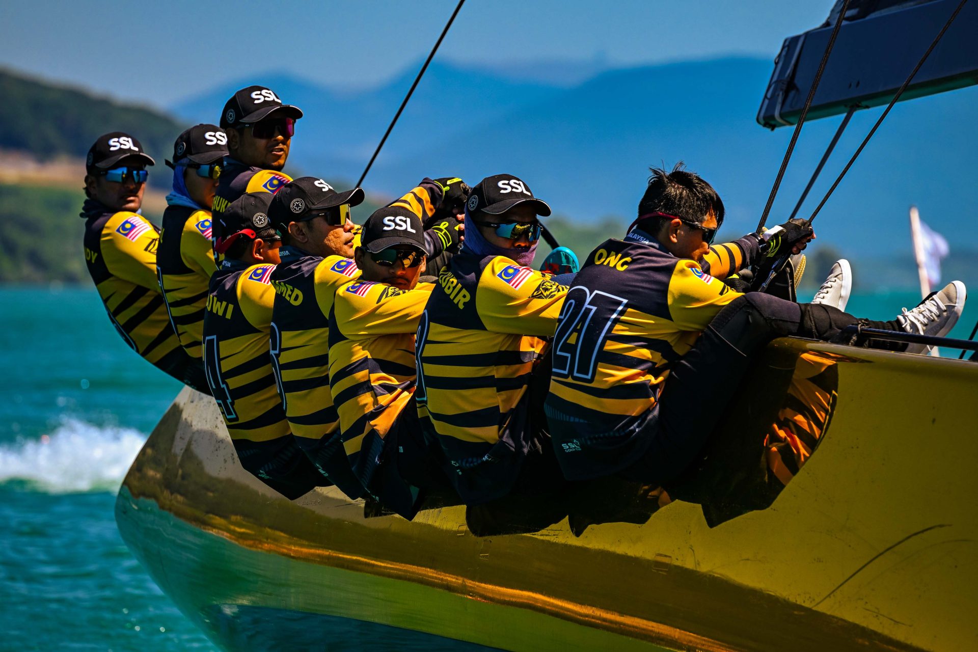 QS5 GROUP 7 – DAY 1: MALAYSIA TOP TIGHT GROUP